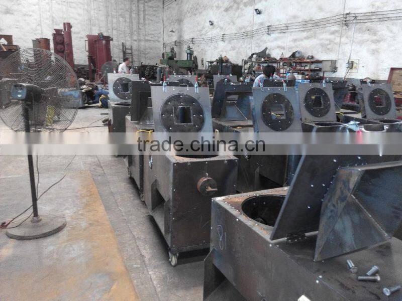 Green walnut peeling machine