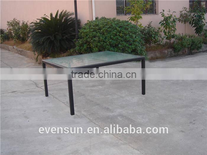 China Wholesale Outdoor Garden Rattan Dining Tables