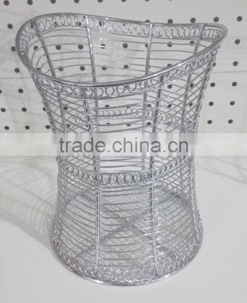 Steel constraction kitchen utensil holder