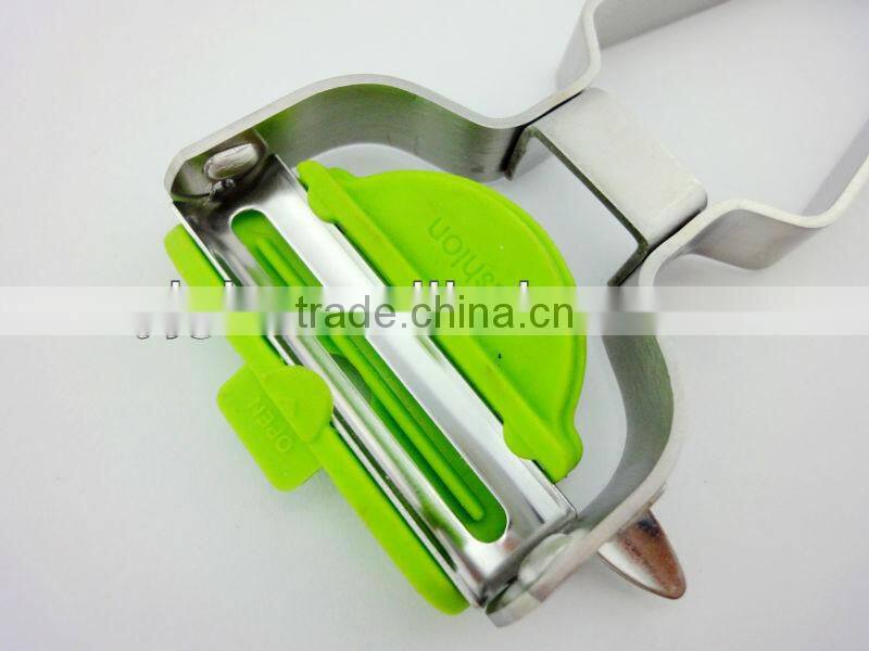 Sampa stainless steel TPR protector with magnet coconut peeler