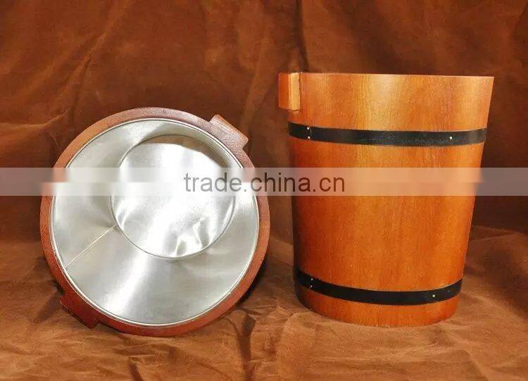 Insulated ice bucket