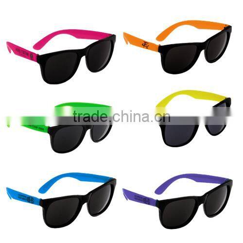 2015 fashionable custom design sunglasses with FDA & CE for wholesale