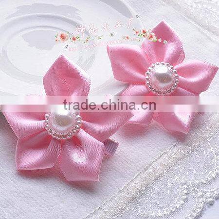 Make ribbon flowers for decoration