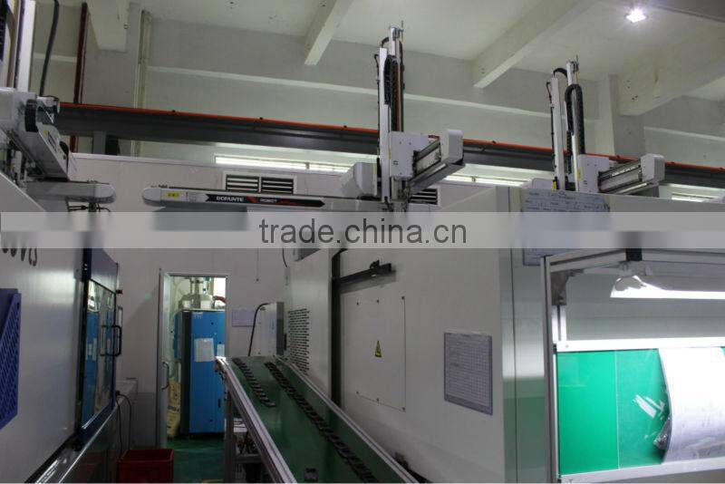 5 axis IML Robot Arm For Plastic Injection Machine
