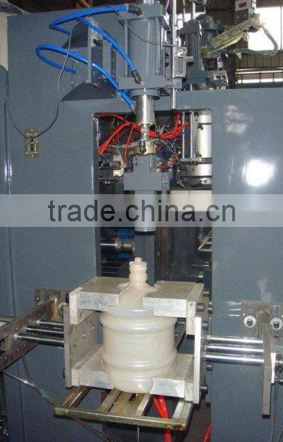 High-speed automatic plastic bottles making machine