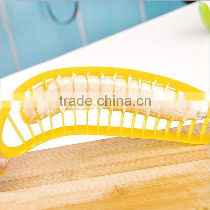 Cheapest Plastic Cutting Magic Kitchen Tools Fruit Slicer Banana Slicer 2016