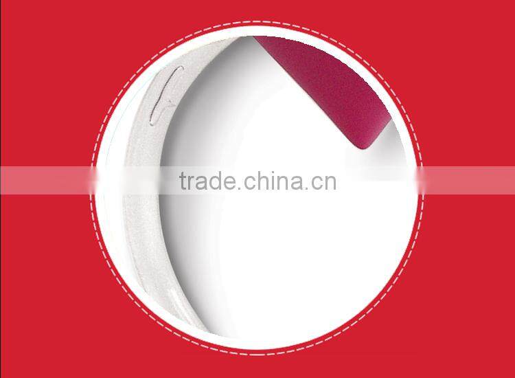 Novelty heart shaped towel hangers and racks popular in bathroom