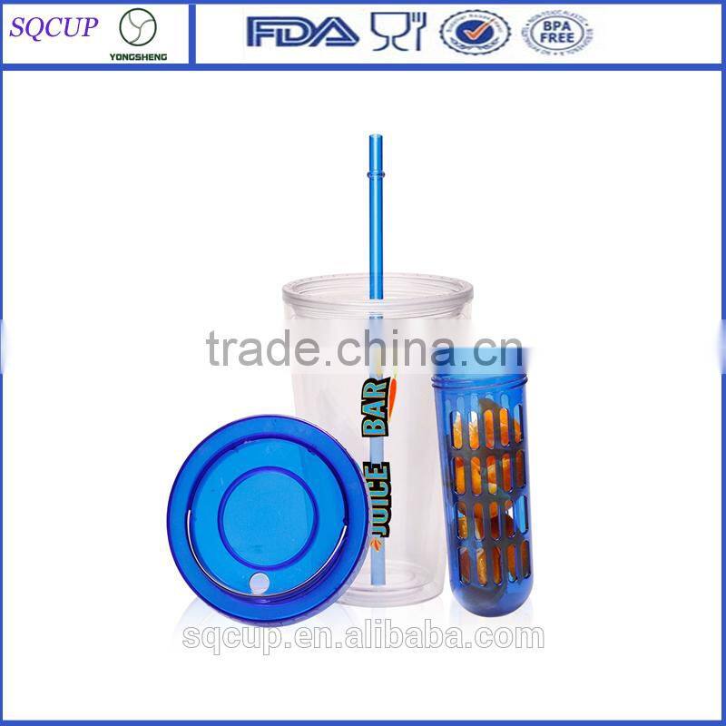 2015 new style double wall plastic fruit infusing mug with straw