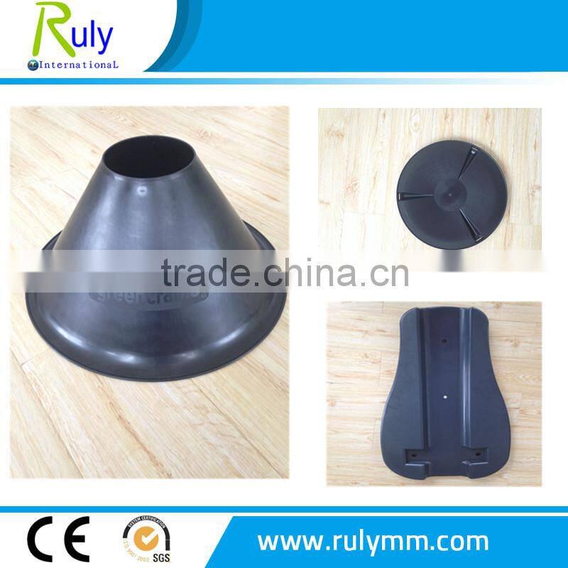 China customized manufacturere of plastic injection mould making