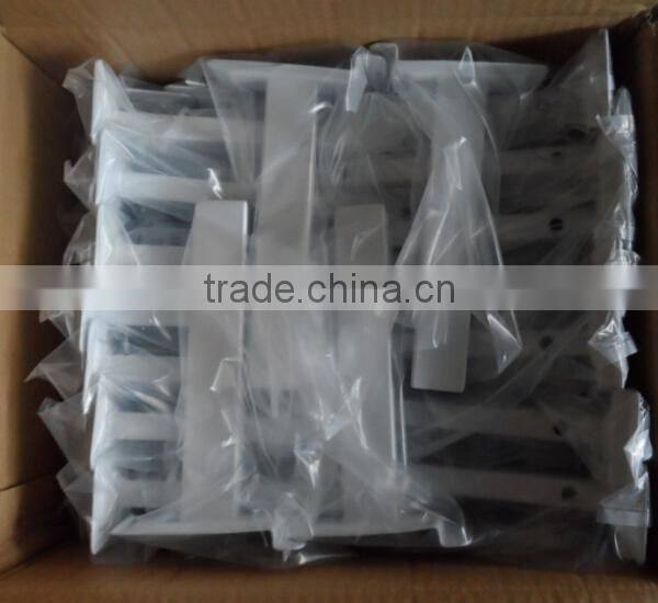 Metal hook to hang clothes