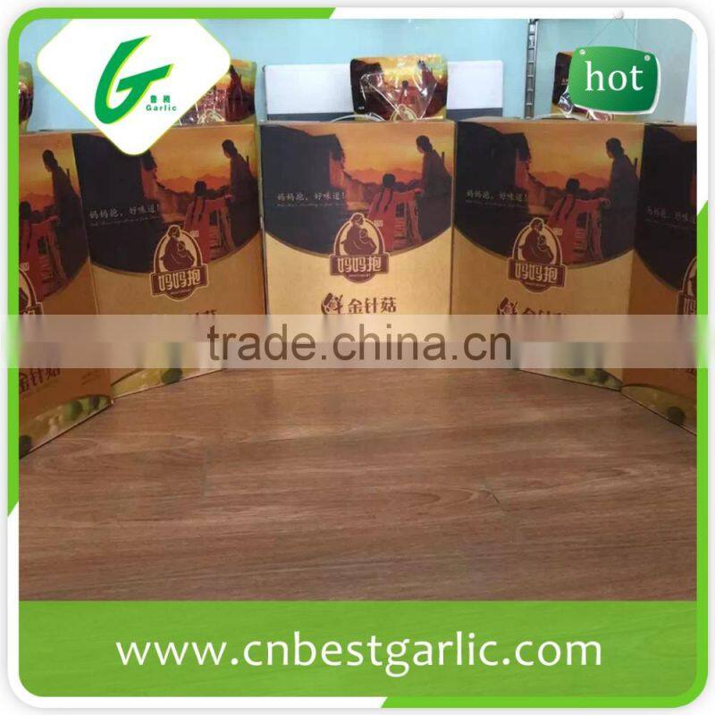 Boiled fresh enoki mushroom