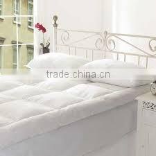 Fashionable goose feather mattress topper