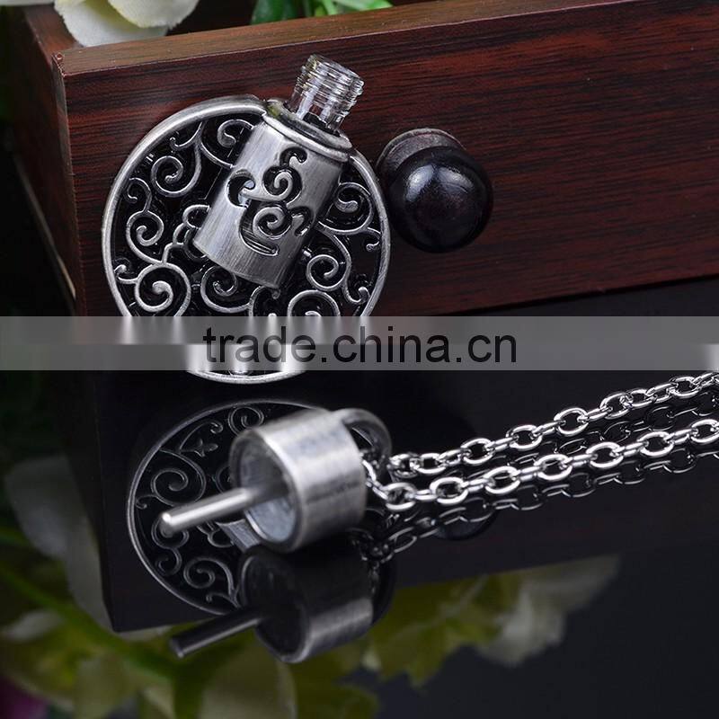 High quality 10ml mini refillable glass roll on bottle with plastic roller ball and colored cap wholesale