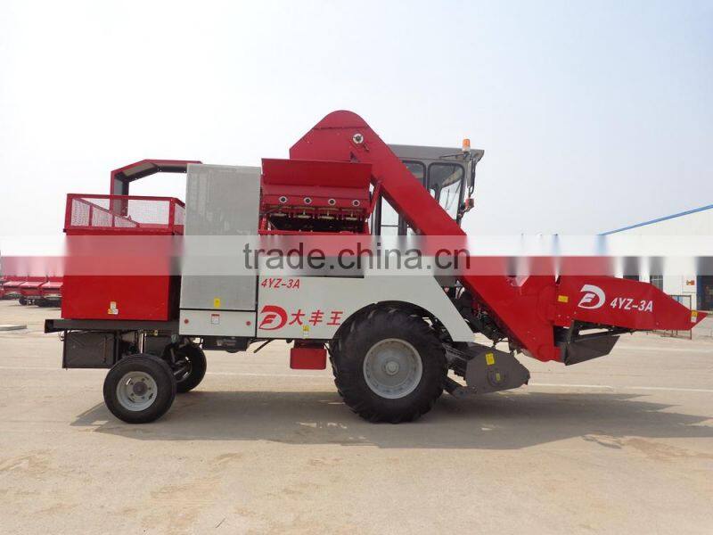 three rows corn harvester