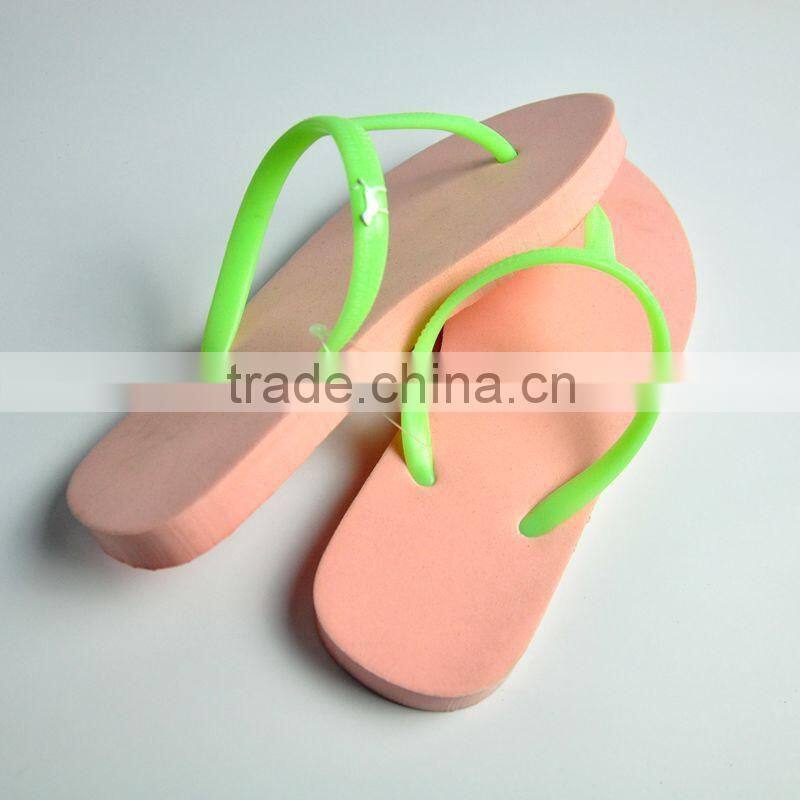Guangzhou factory customization fashion lady beach slippers flip-flops