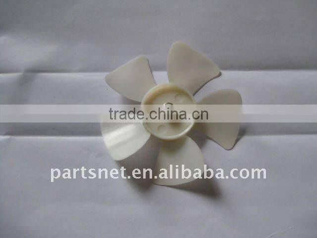 Plastic blade for refrigerator motor