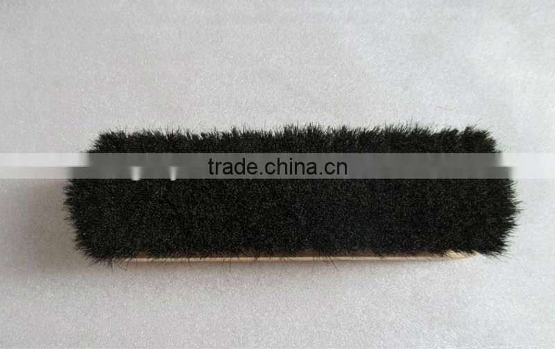 Good quality wooden handle, horse hair shoe brush (IB510044)