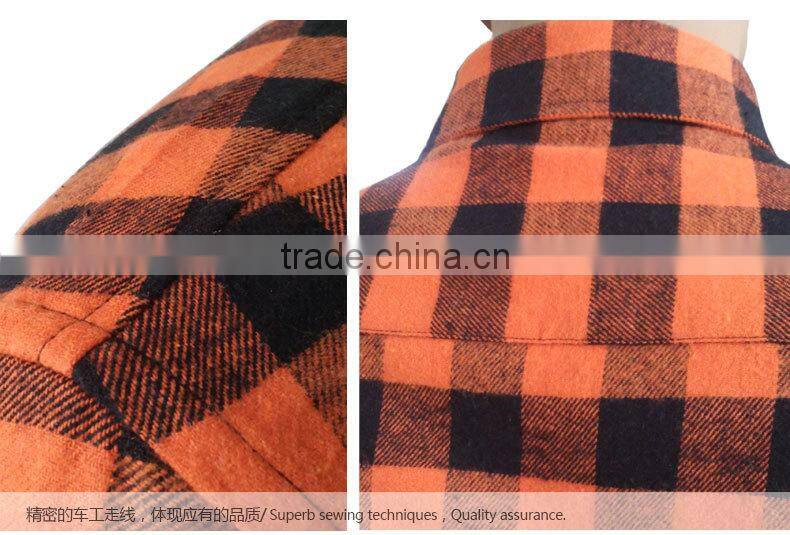 2017 latest flannel Autumn plaid mens shirtand two pockets with buttons