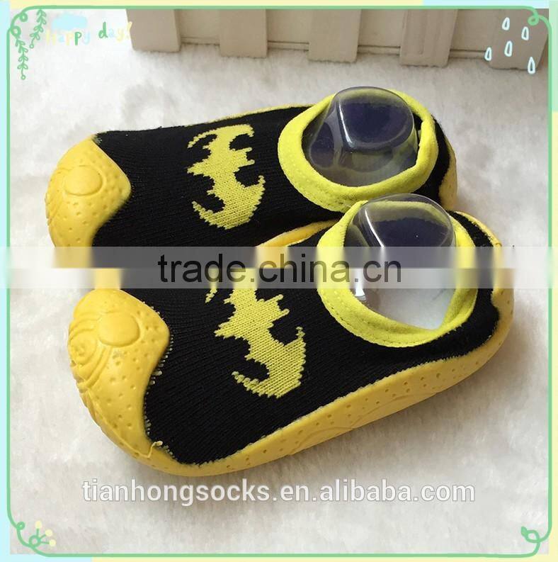 Kids shoe socks latest anti slip knitted socks with rubber soles wholesale