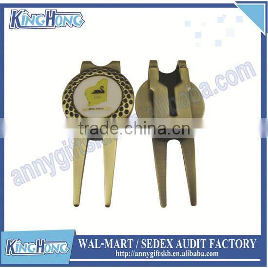 Colorful automatic metal retractable divot tool