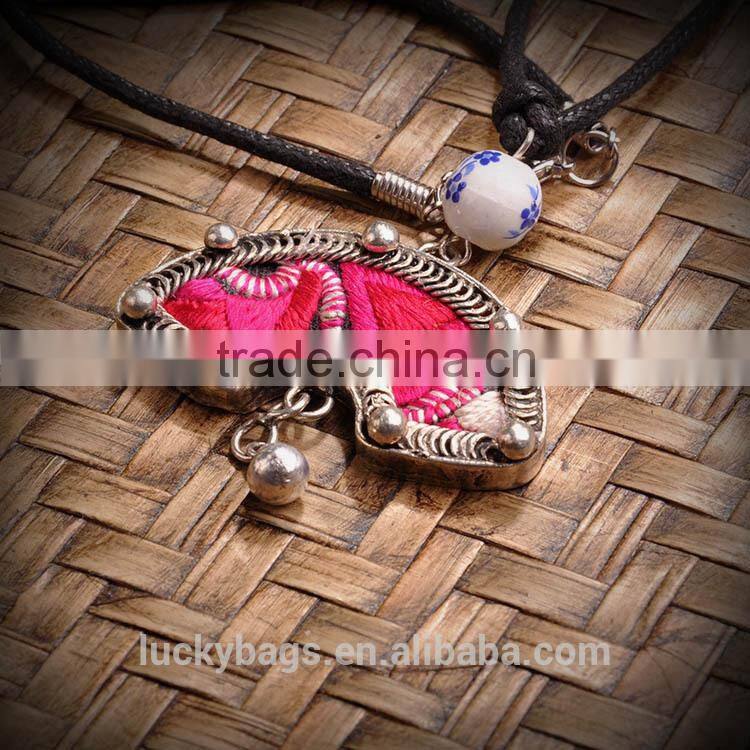 Hot selling pink fan-shaped Miao embroidery woman necklace