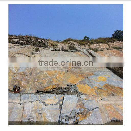 rough edge slate placemat with glass tumbler