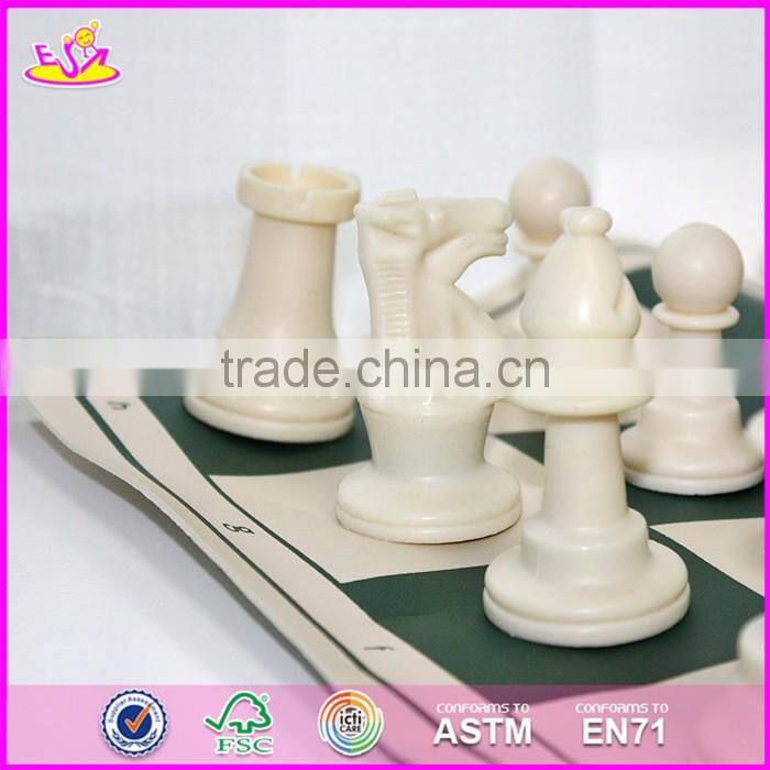 2017 Manufacturer of portable wooden travel chess set for sale W11A057