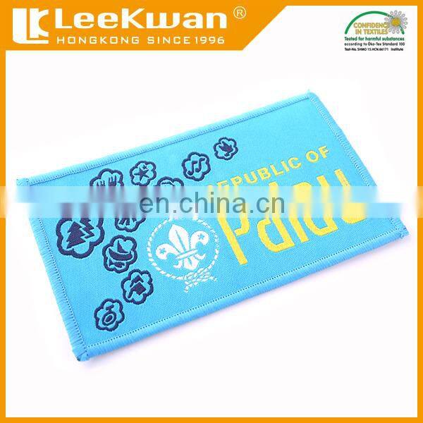 Attractive embroidery woven label with full color