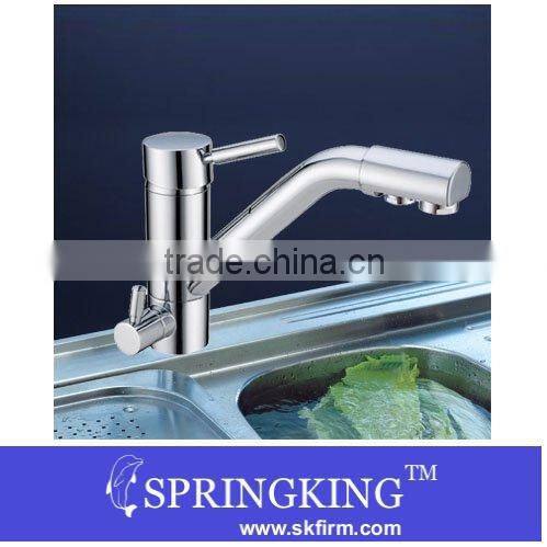 Elegant brushed nickel taps for kitchen sinks