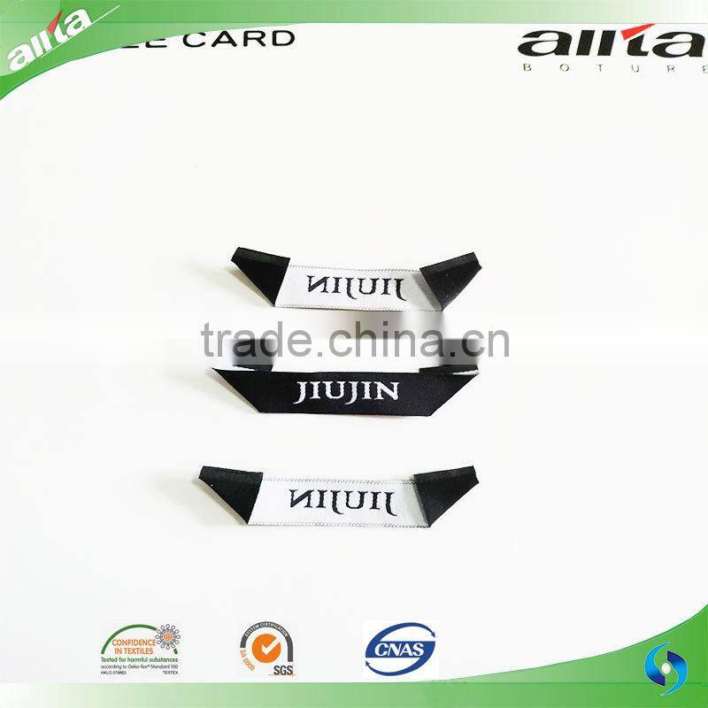 Woven labels with your company logo design customized in china