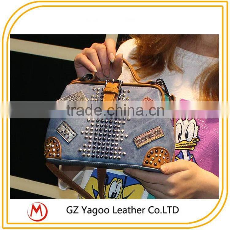 2016 latest leather shoulder messenger bag korean hangbag with leather badge