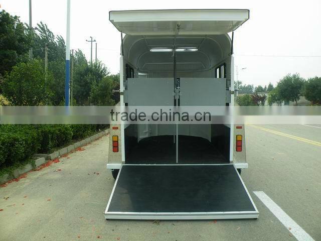 2 horse float straight load