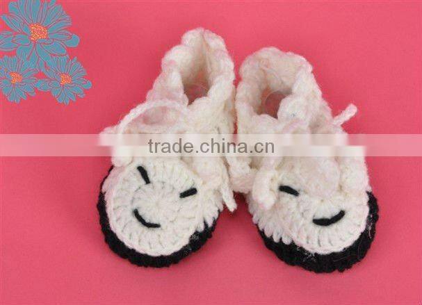 Smile and cute design handmade baby socks