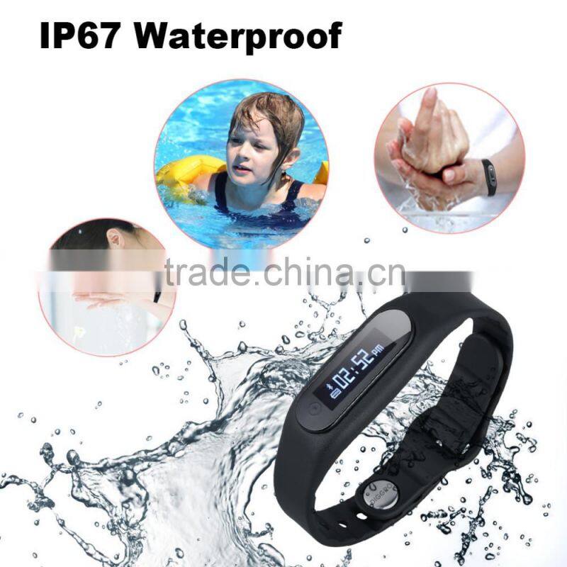 E06 Smart Healthy Bracelet IP67 Waterproof Bluetooth V4.0 Wristband with Remote Capture Compatible for Android and IOS