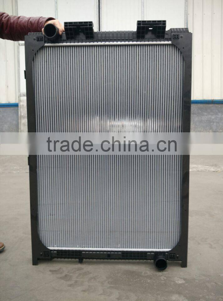 New design heavy duty truck radiator for volvo made in China