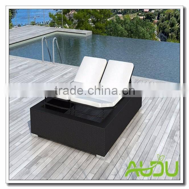Chicago Patio Outdoor Rattan Lounger
