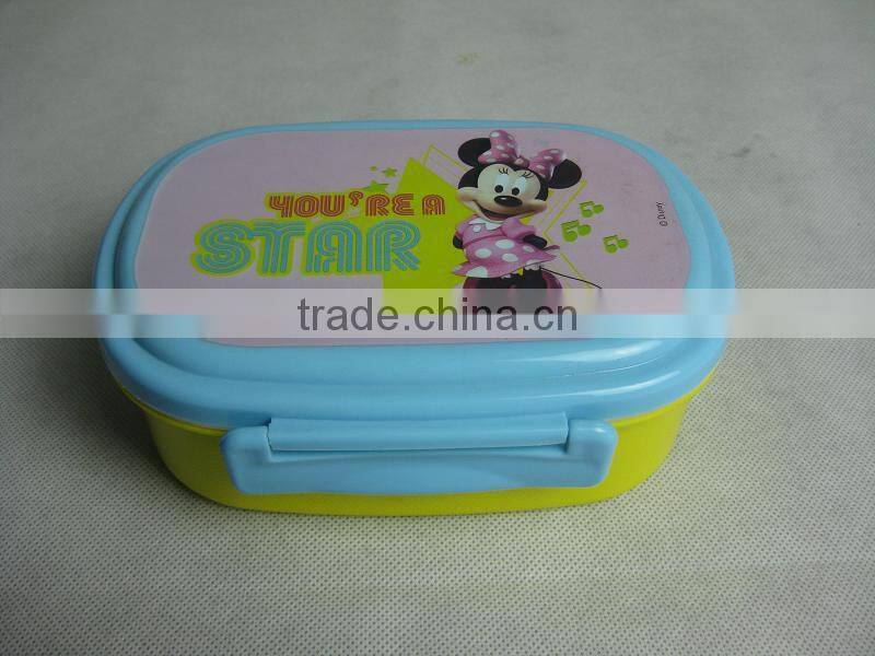 Kids Plastic lunch boxes oval-shaped lunch box with pp spoon