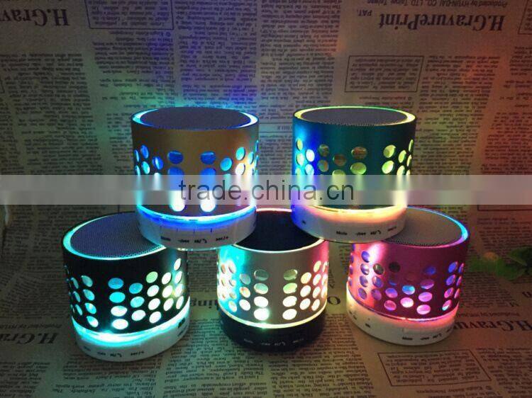 Round hole wireless Small mobile phone bluetooth speakers subwoofer TF card speaker hands-free speaker with LED FM