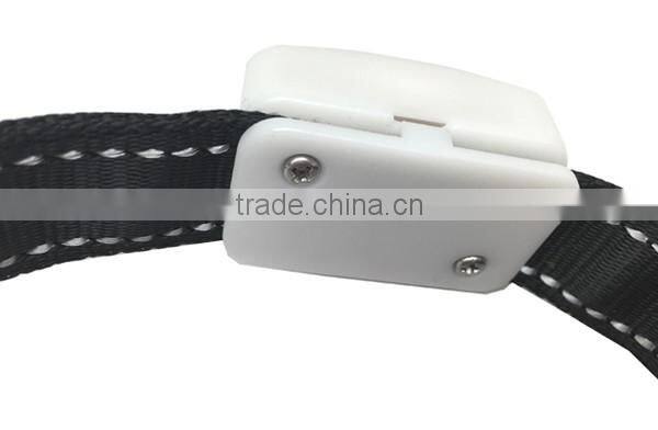 Battery free vibration energy PET collar with self-powered LED light