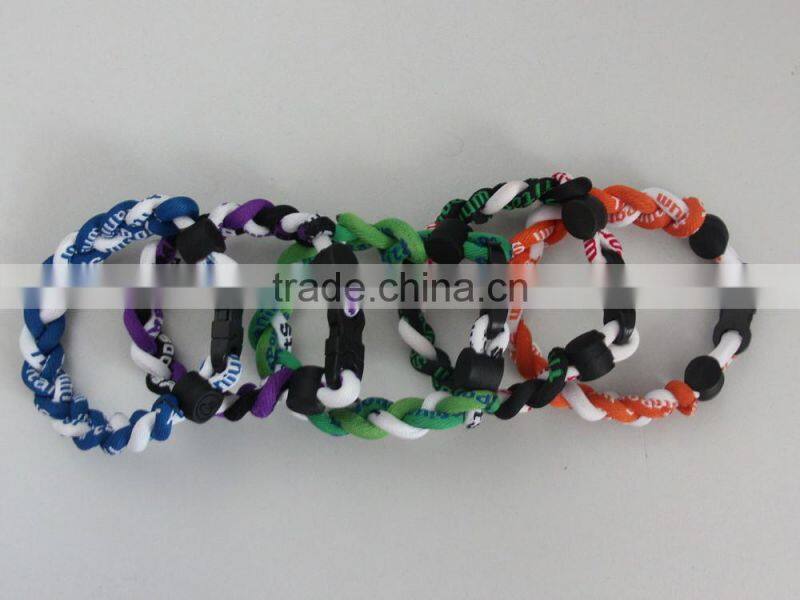 Man -made woven silicone teething necklace/bracelet