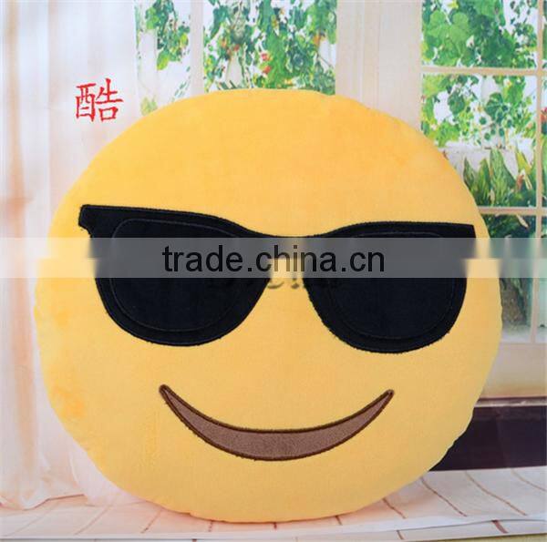 QUITE Hot selling Emoji Pillows Wholesale Plush Emoji Pillows Promotion plush emoji pillow