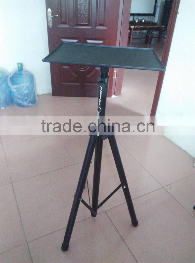 Adjustable tripod projector stand