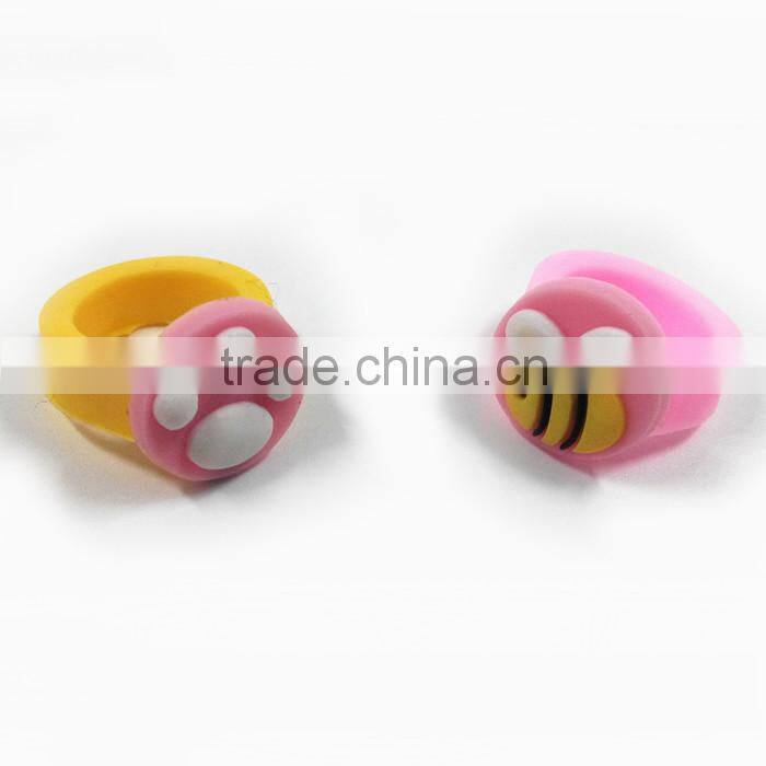 Wholesale personalized cartoon kids rings silicon rubber pvc souvenir finger ring
