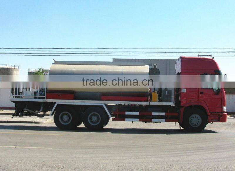 SINOTRUK HOWO 14ton asphalt pavement distributor truck for sale
