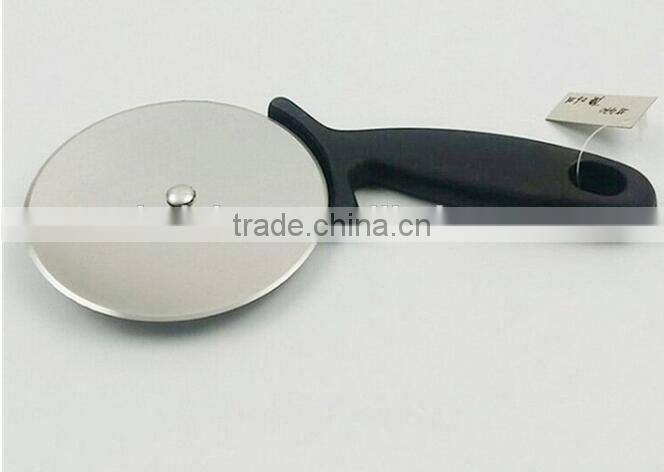 CY135 Stainless Steel Pizza Cutter with handle Pizza Knife