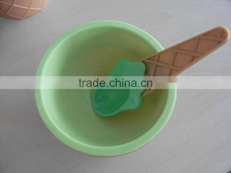 4pcs plastic ice cream mould freeze pops with spoons
