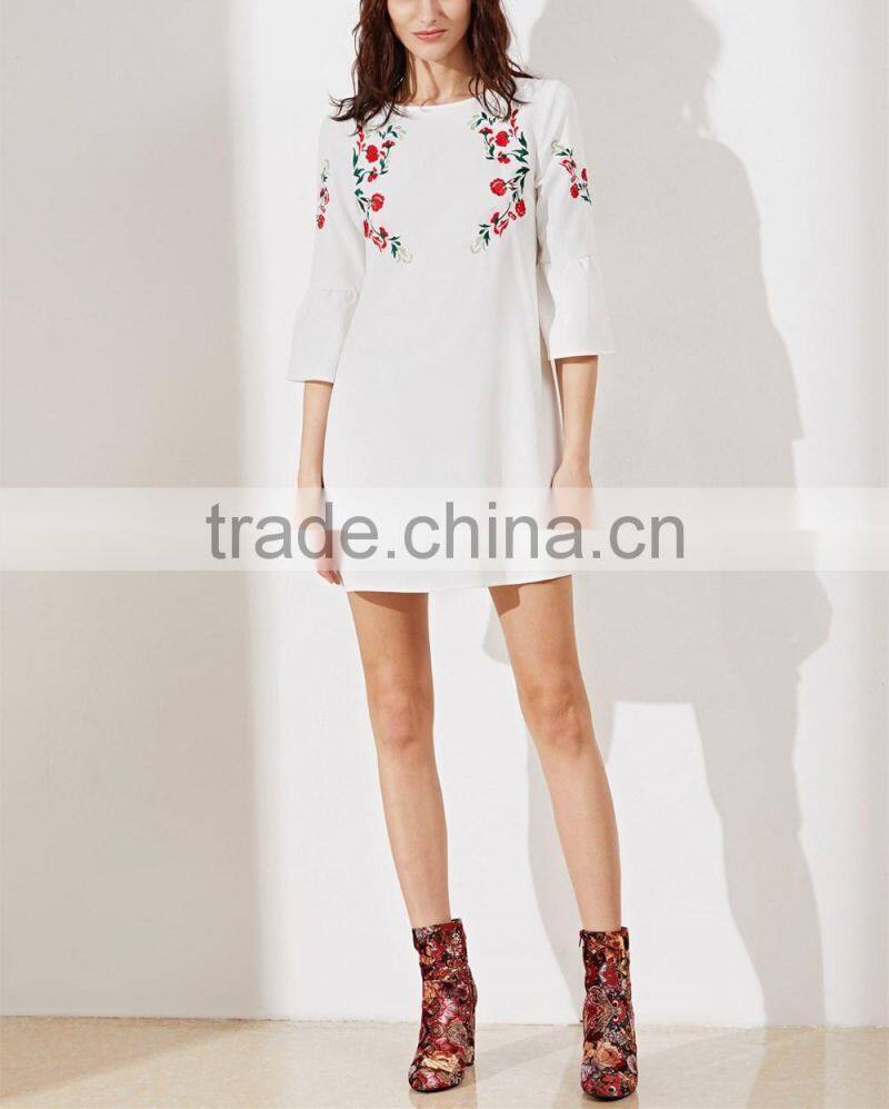 2017 High Fashion White Bell Sleeve Embroidered Tunic Dress