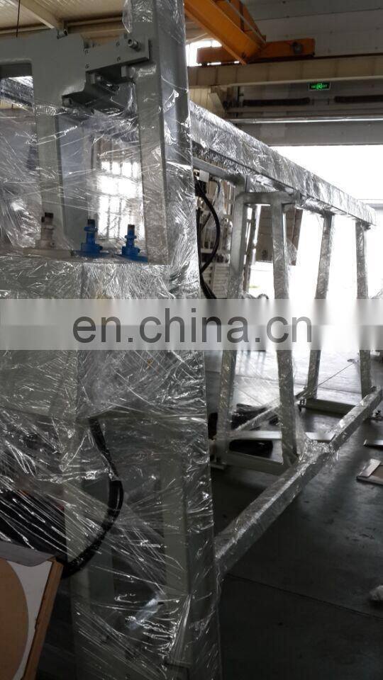 Crmping machine for wood window