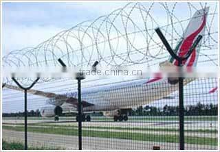 Razor barbed wire mesh fence