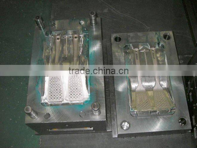 Precise mold for plastic spoon